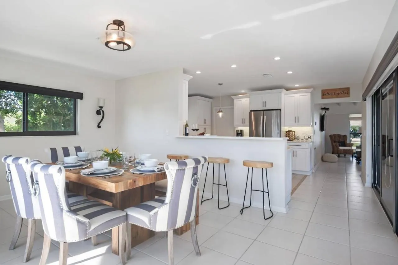 1263 Mulberry Ct * Marco Island