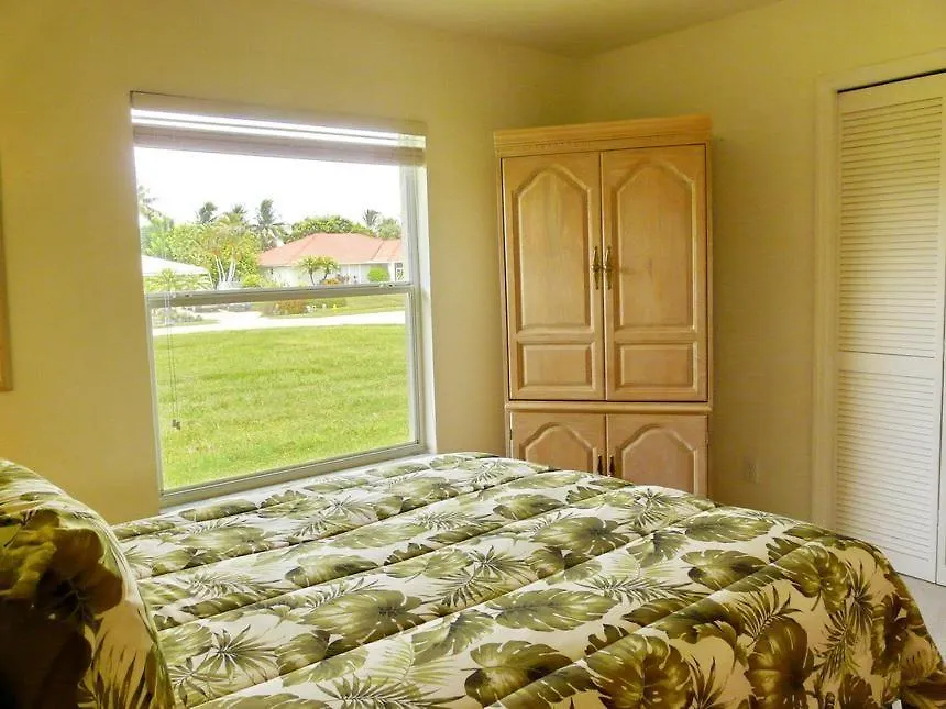 1411 Galleon Avenue Holiday home Marco Island
