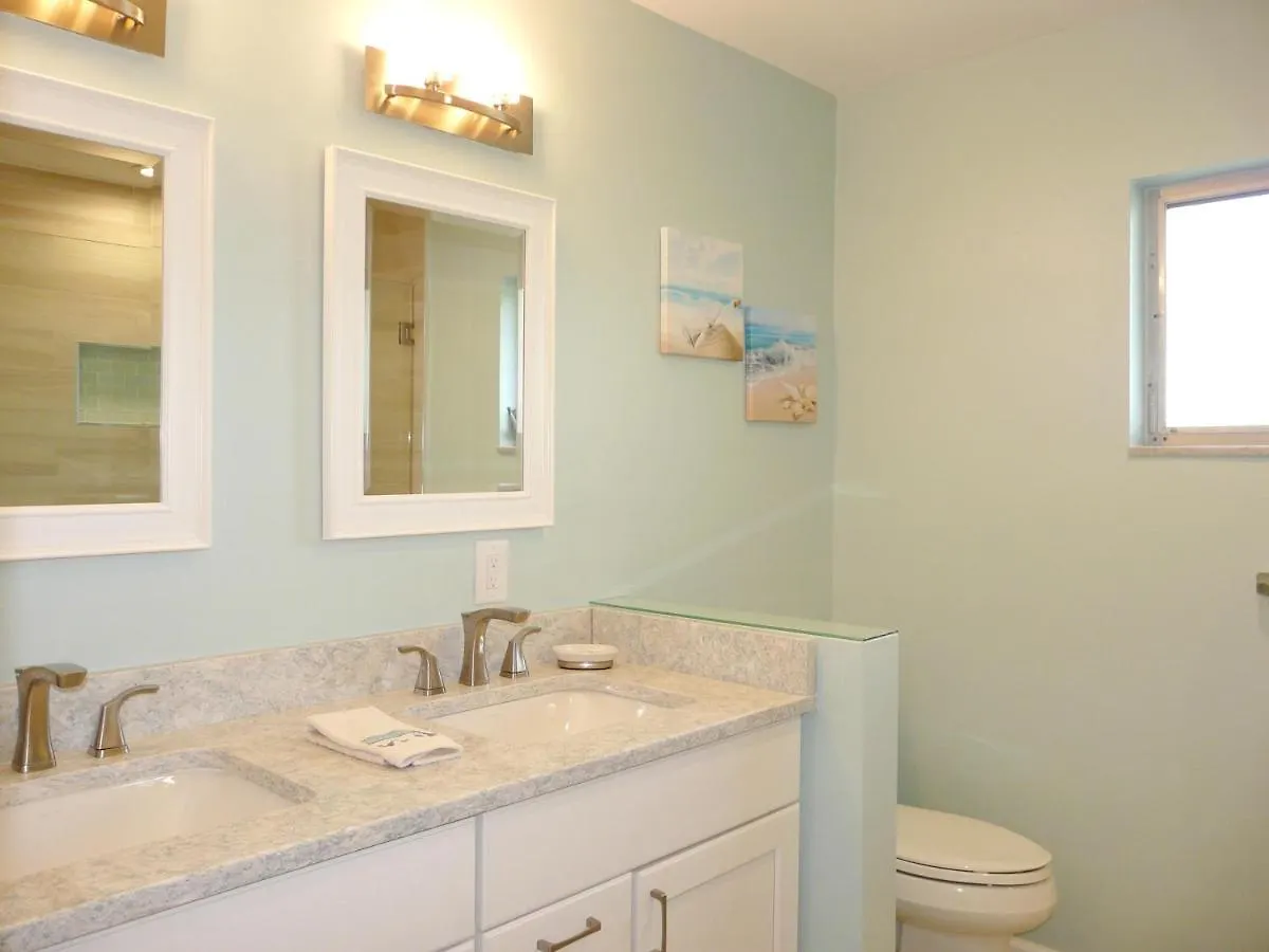 Holiday home 1107 Edington Place