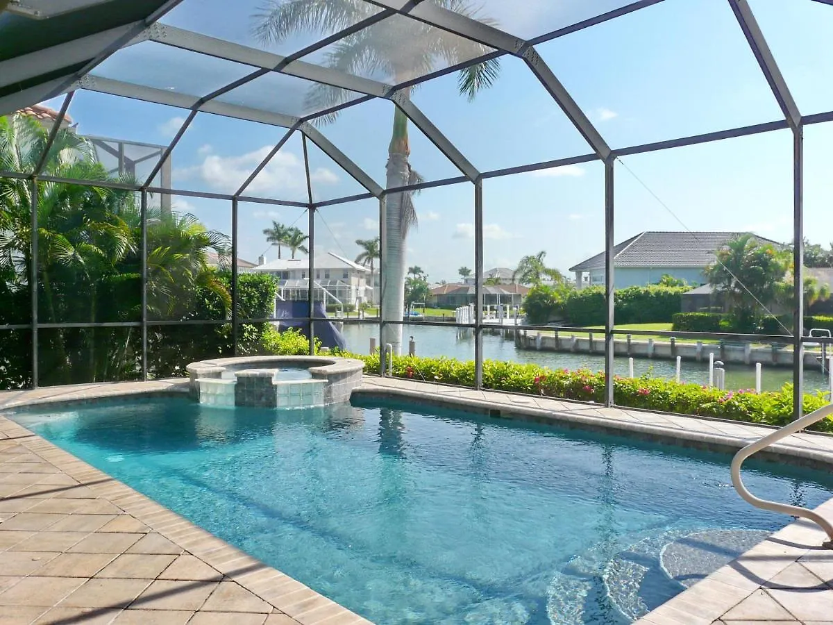 Holiday home 961 Hyacinth Court *