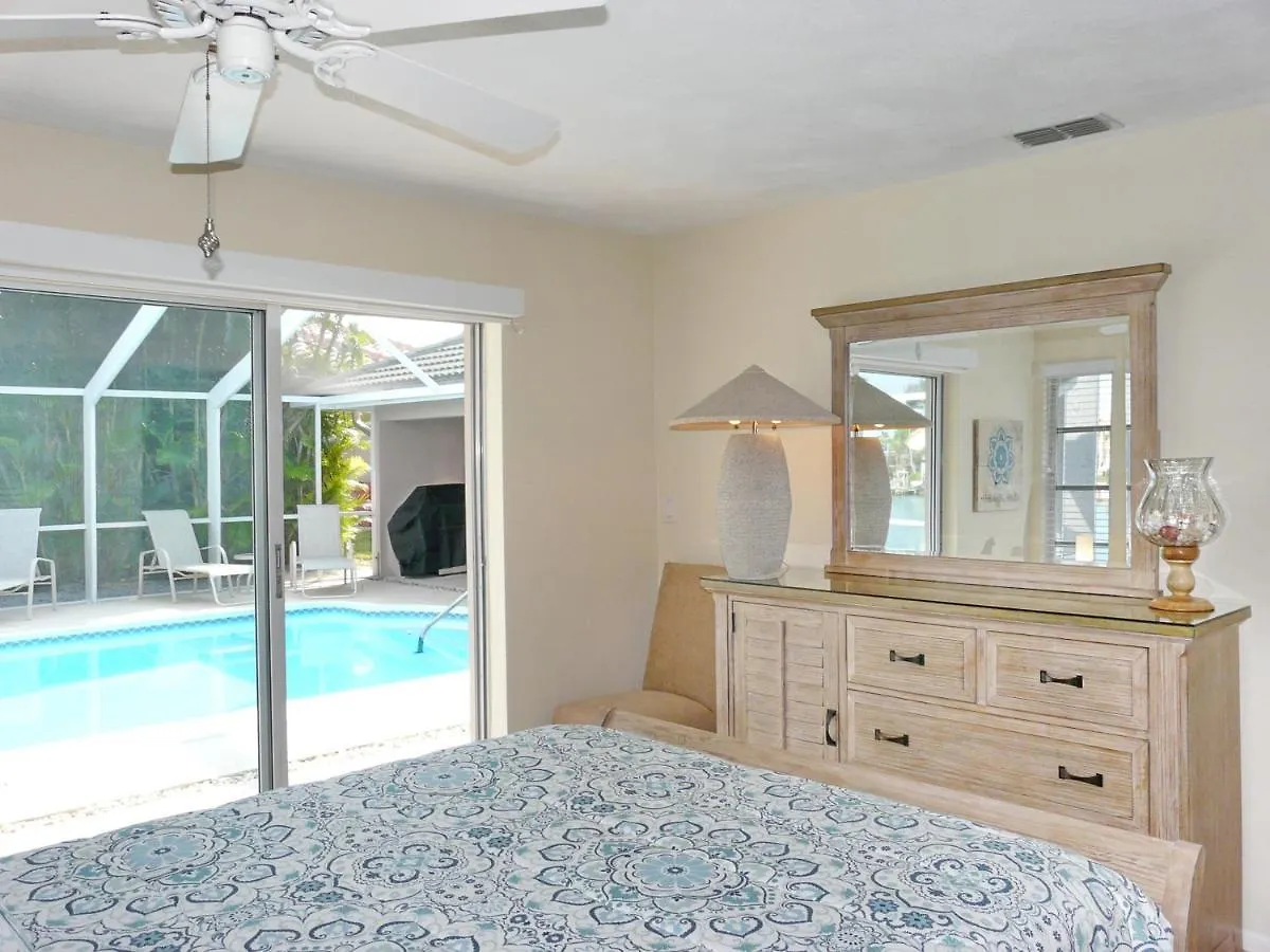 Holiday home 1107 Edington Place