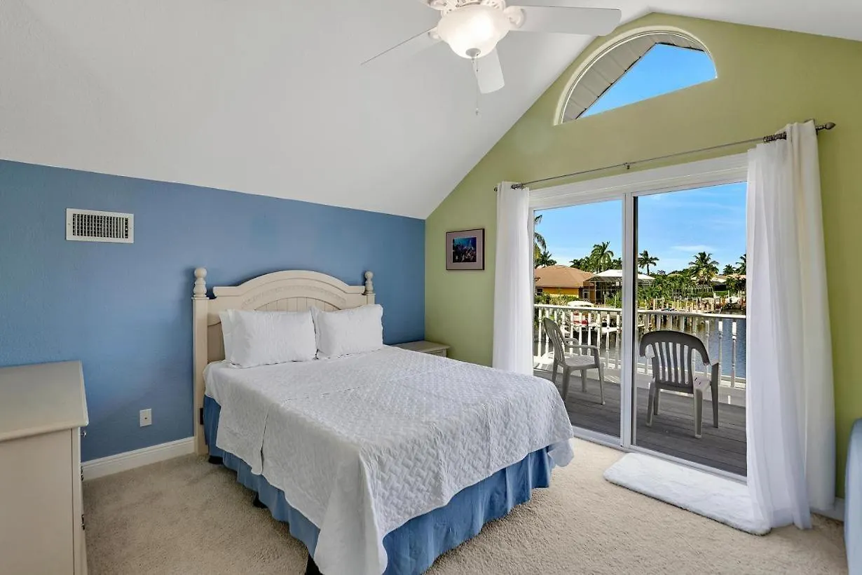 Algonquin Court Pool Holiday home *