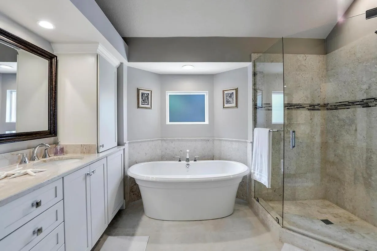 Algonquin Court Pool Holiday home *