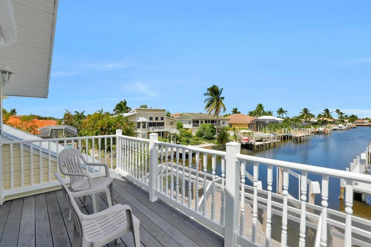 Algonquin Court Pool Holiday home