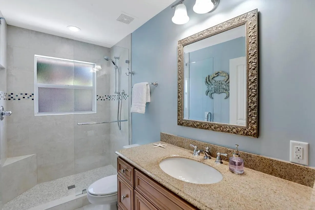 Algonquin Court Pool Holiday home *