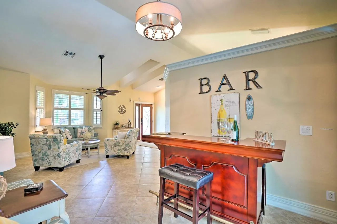With Pool And Lanai Less Than 1 Mi To Holiday home *