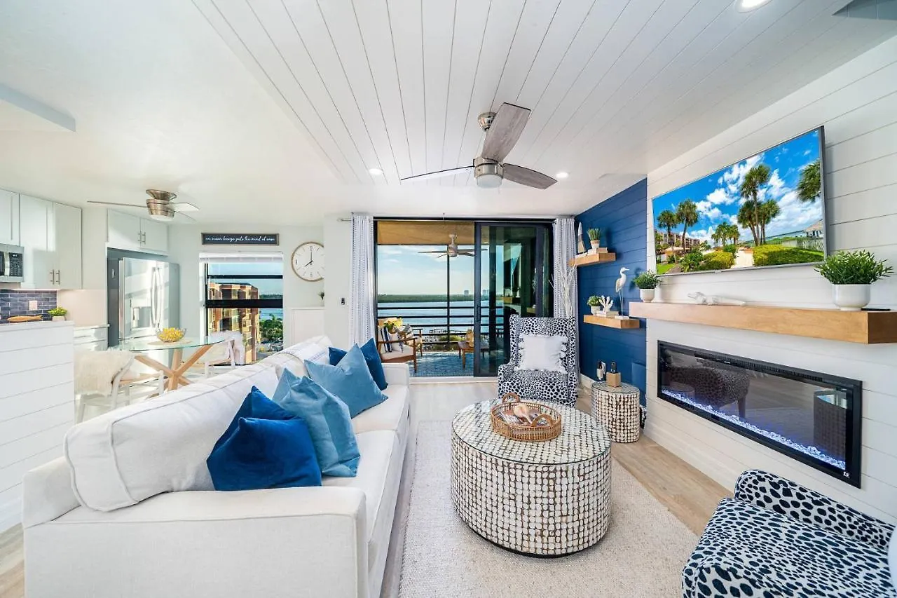 Riverside Club E608 Holiday home *