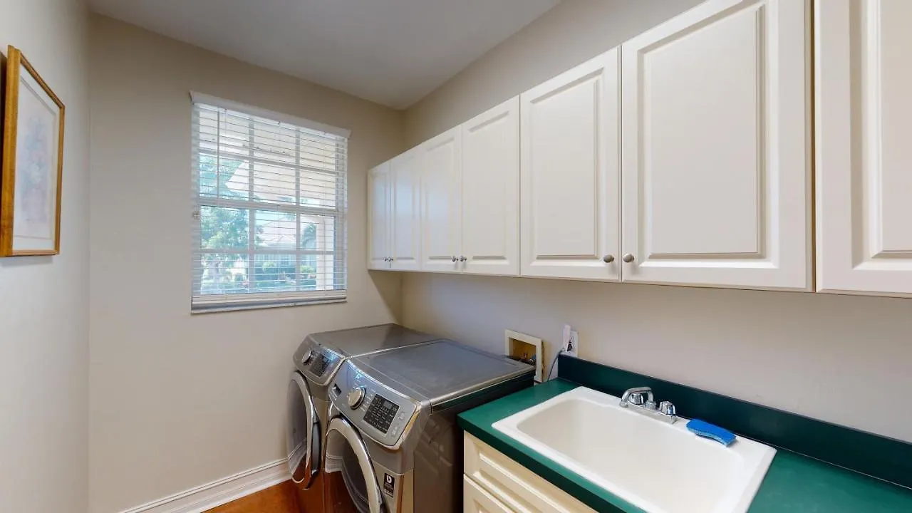 Luxury Walkable To With Wide Water Views