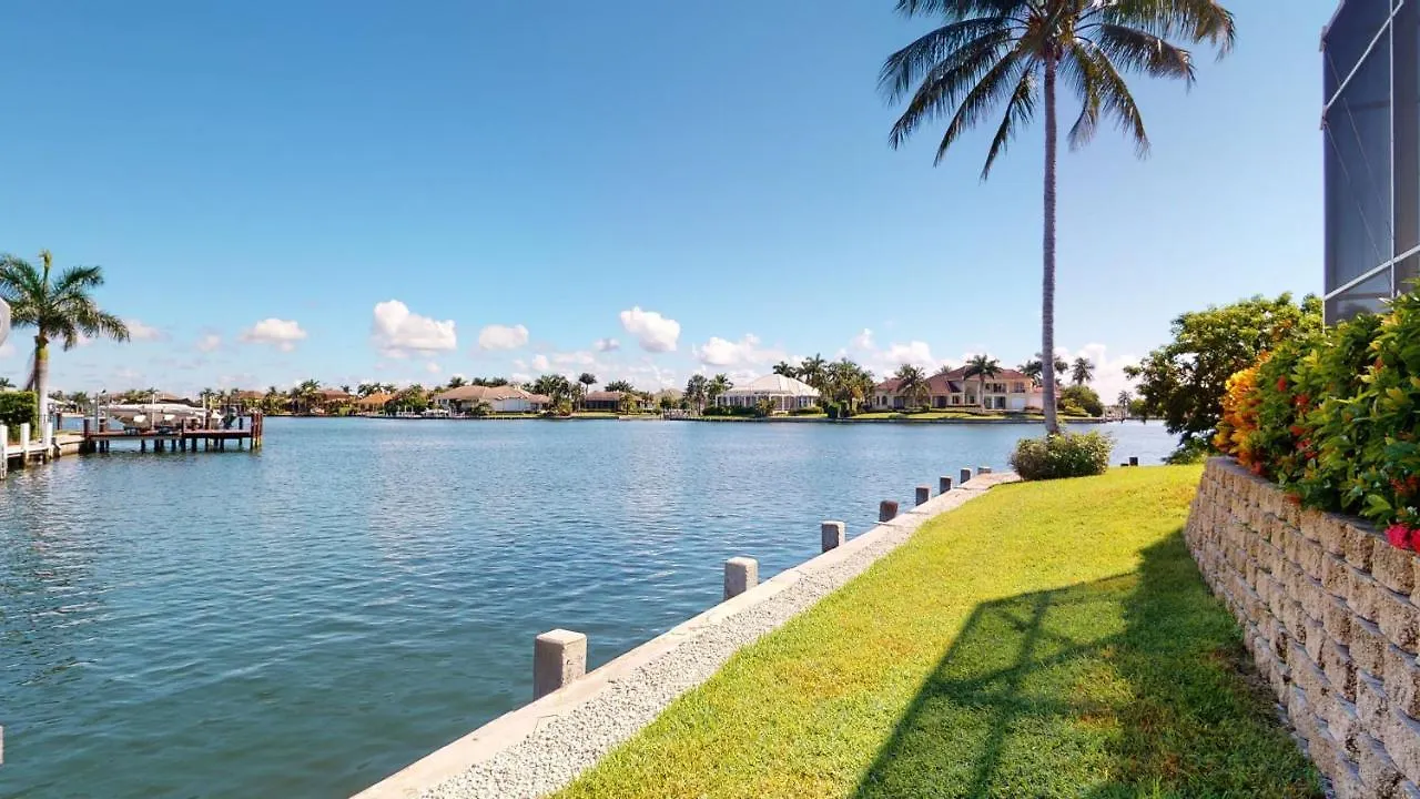 Luxury Walkable To With Wide Water Views Marco Island
