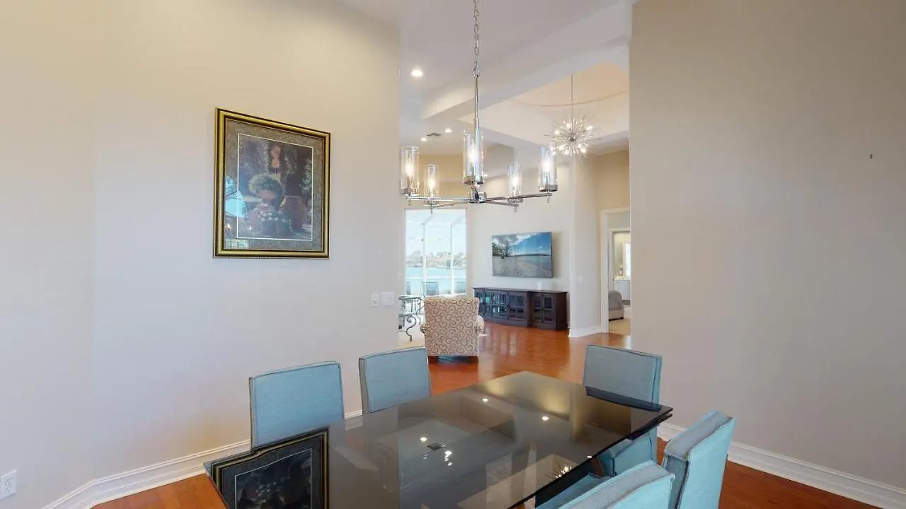 Luxury Walkable To With Wide Water Views Holiday home *
