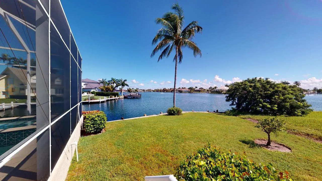 Luxury Walkable To With Wide Water Views Holiday home Marco Island