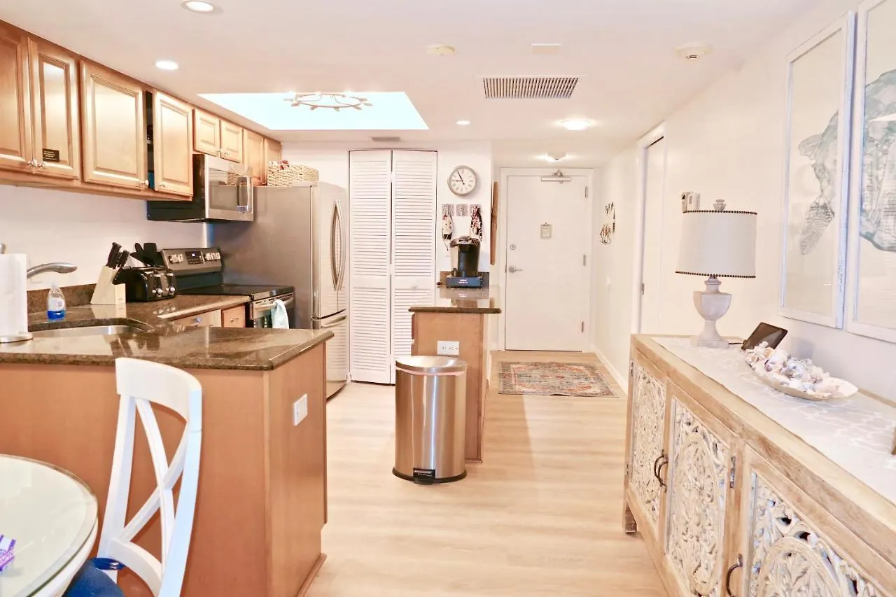 2 Bed South End Beachfront At Popular Seawinds *