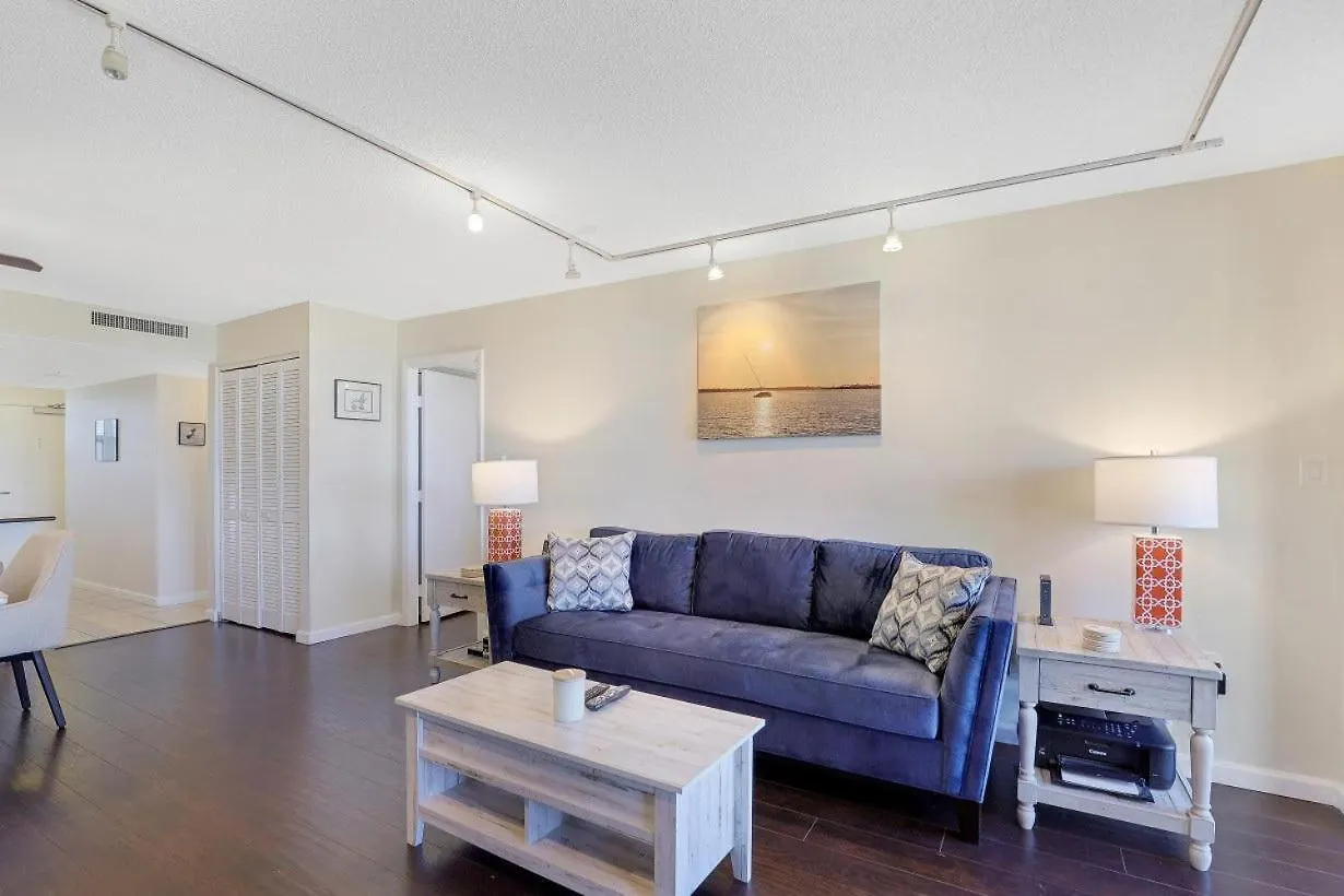 South Seas Tower 3-202