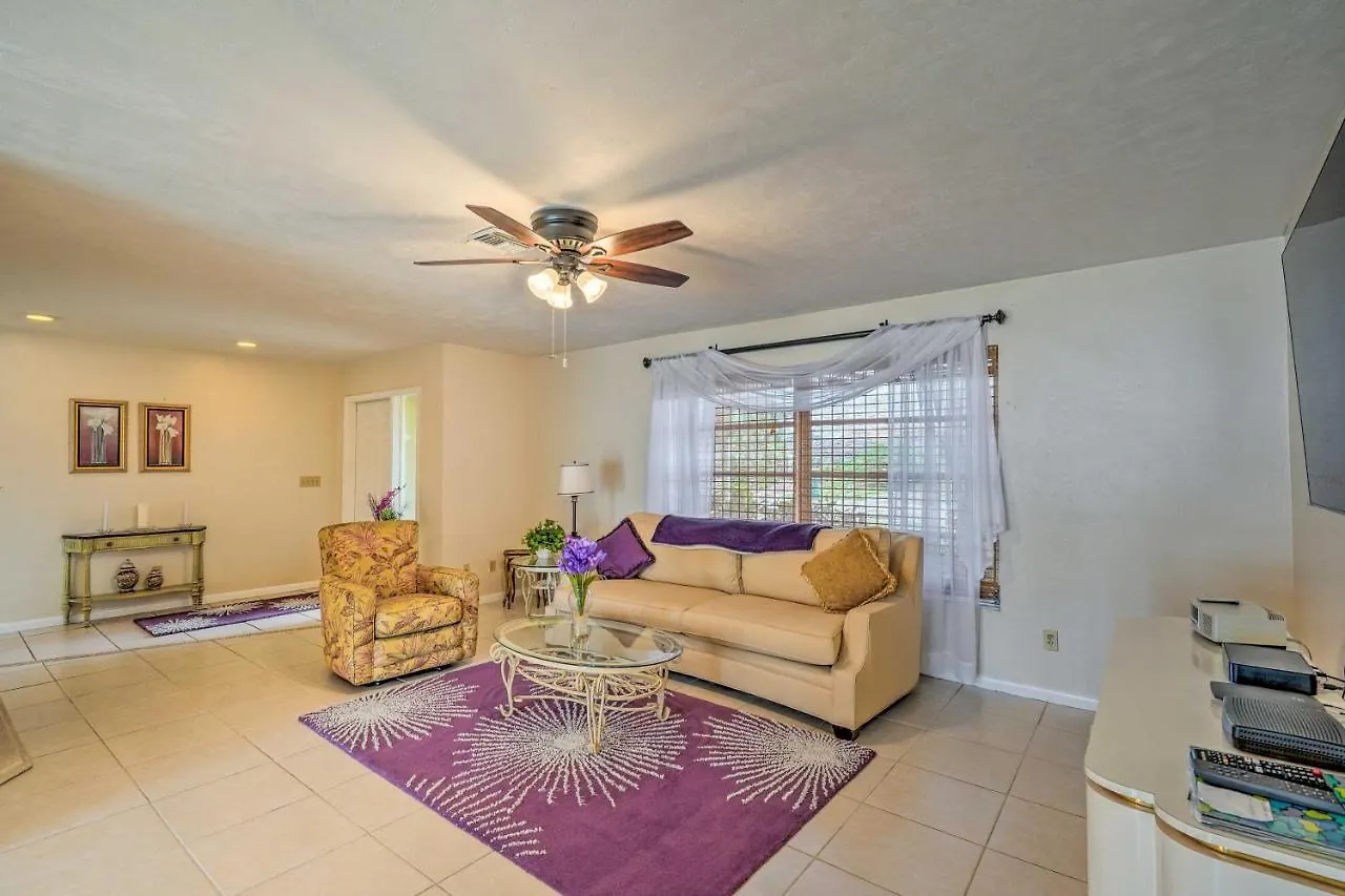 Holiday home Retreat With Pool About 1 Mi To Marco Island