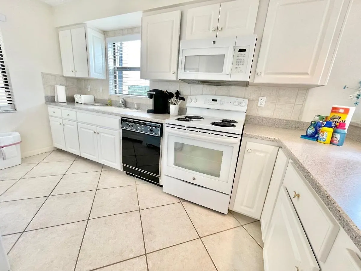 בית נופש End Unit Steps From Access W/ No Crazy Prices!!! *