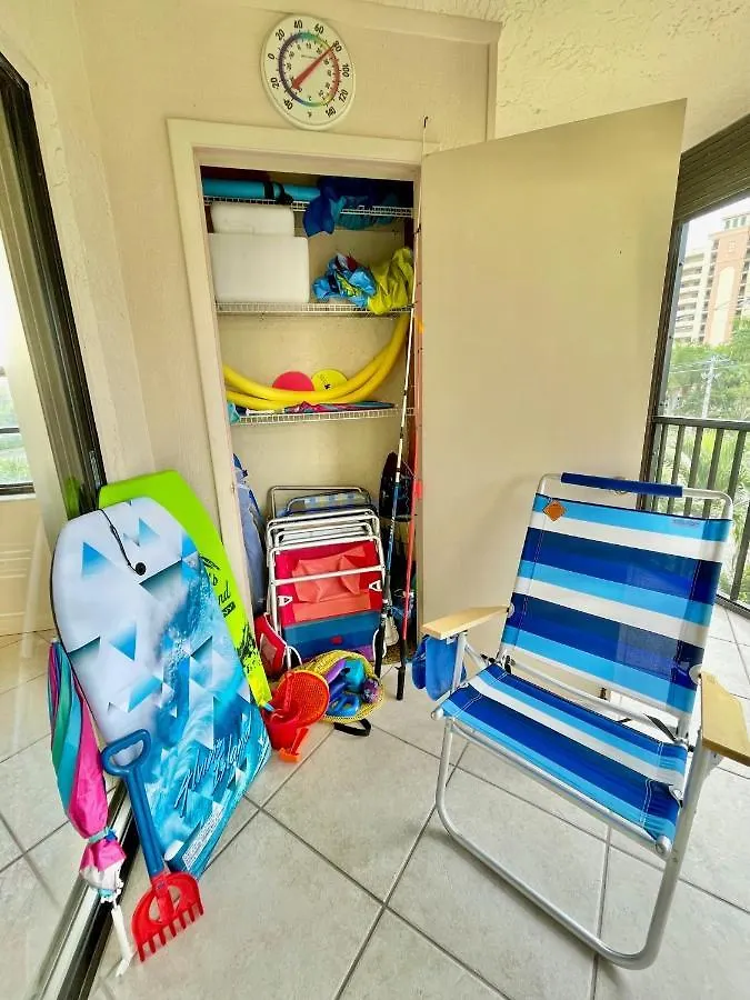 End Unit Steps From Access W/ No Crazy Prices!!!