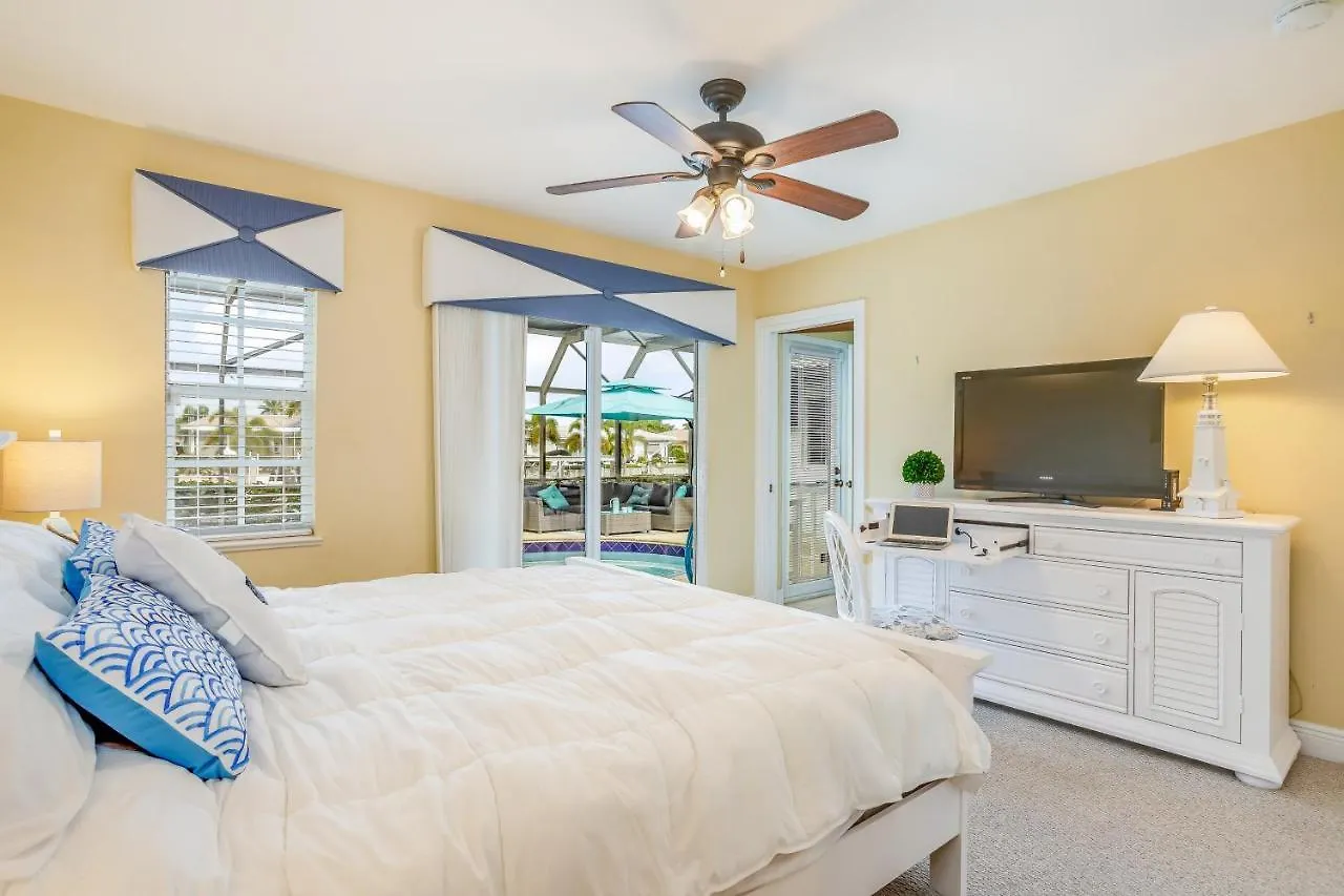 Palm Breeze Bliss Holiday home *