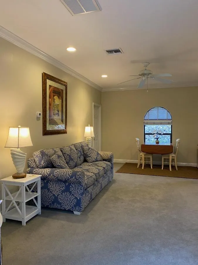 Guest house Paradise Found - Private Oasis With Heated Pool On *