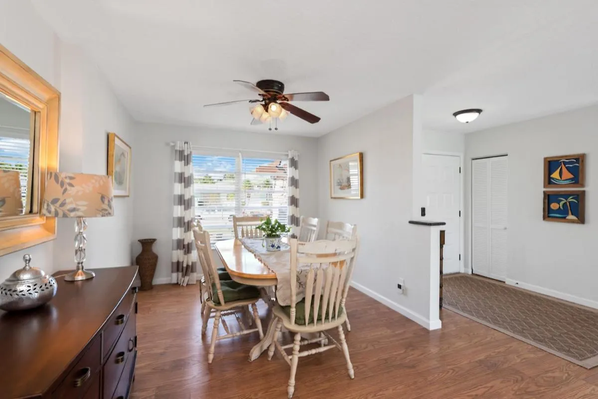 Holiday home Elevated 955 - Spacious Family Riverfront 4 Bedrooms Marco Island