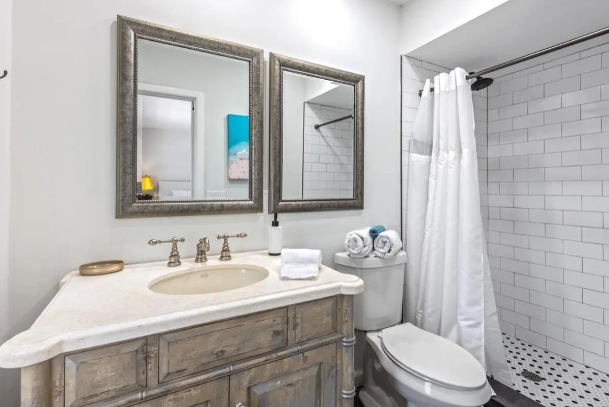 Elevated 955 - Spacious Family Riverfront 4 Bedrooms