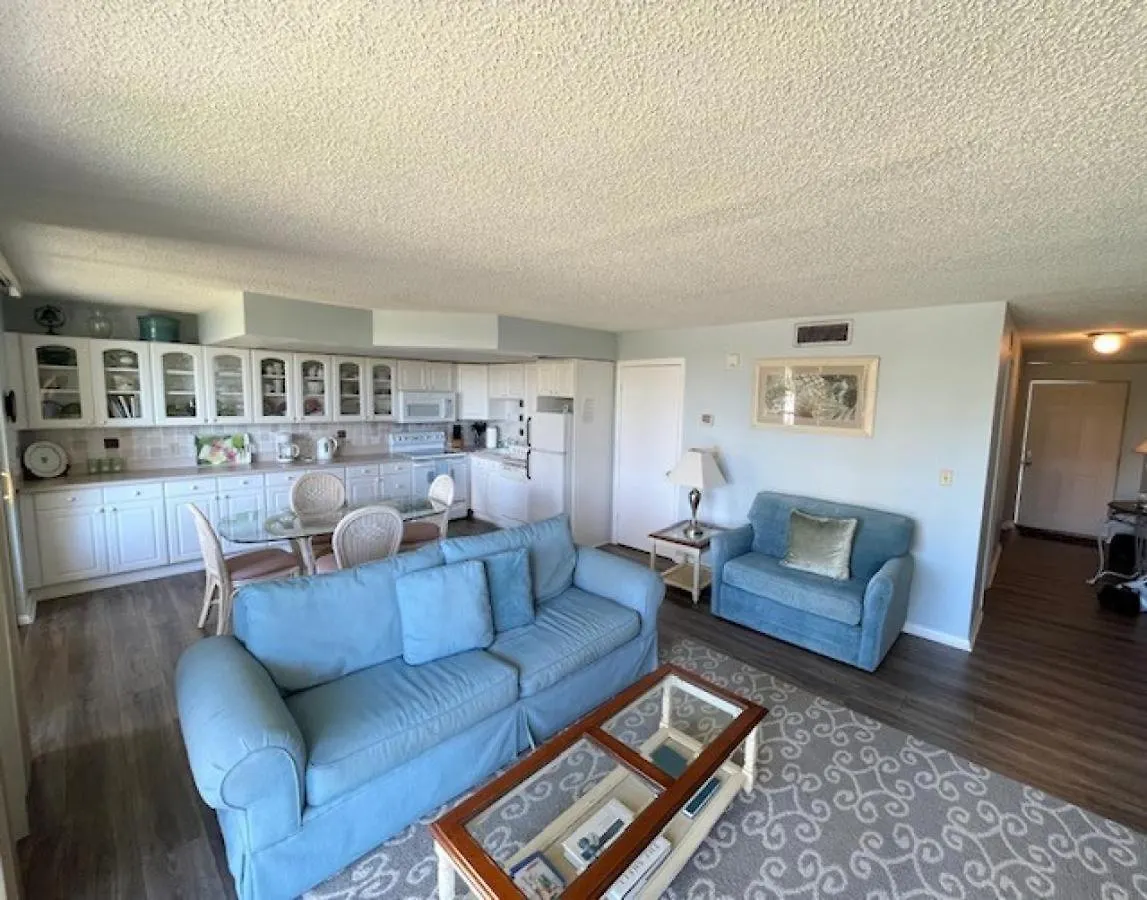 1 Bed Direct Beach Access, Close To J.w. Marriott!! *