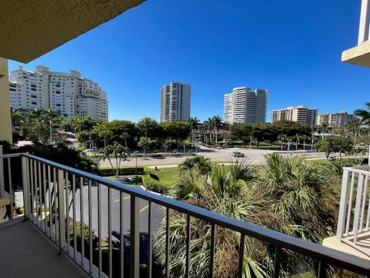1 Bed Direct Beach Access, Close To J.w. Marriott!!
