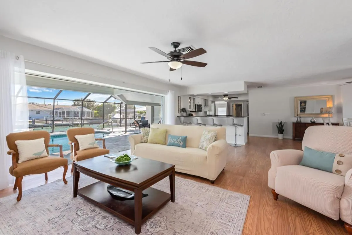 Elevated 955 - Spacious Family Riverfront 4 Bedrooms Marco Island