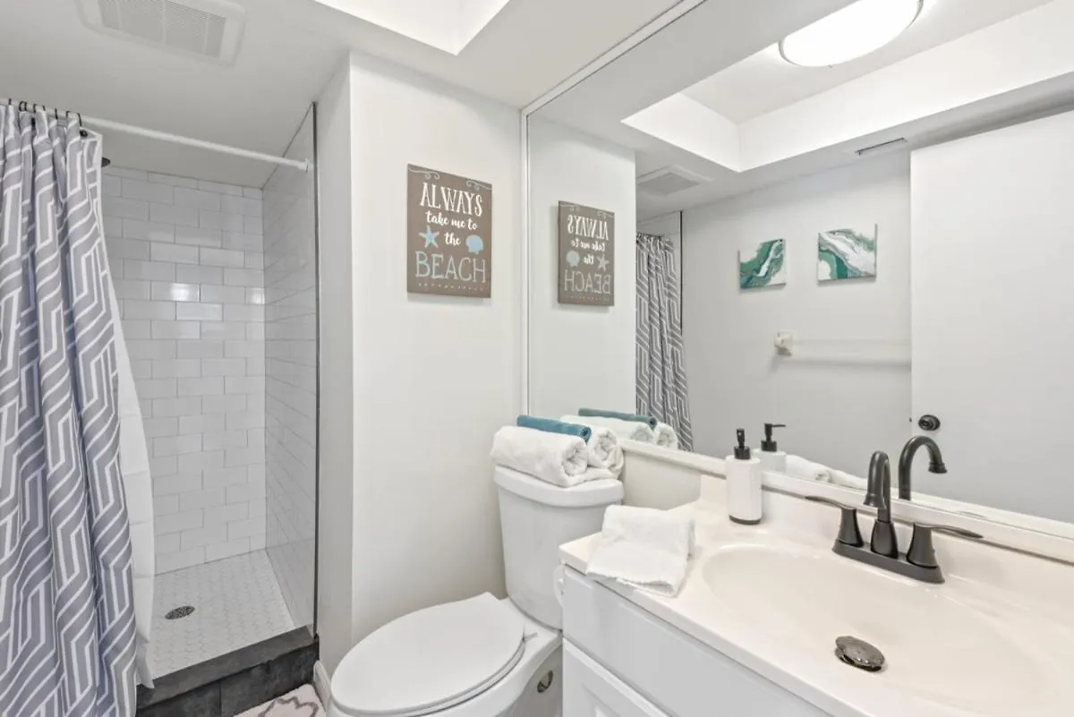 Holiday home Elevated 955 - Spacious Family Riverfront 4 Bedrooms