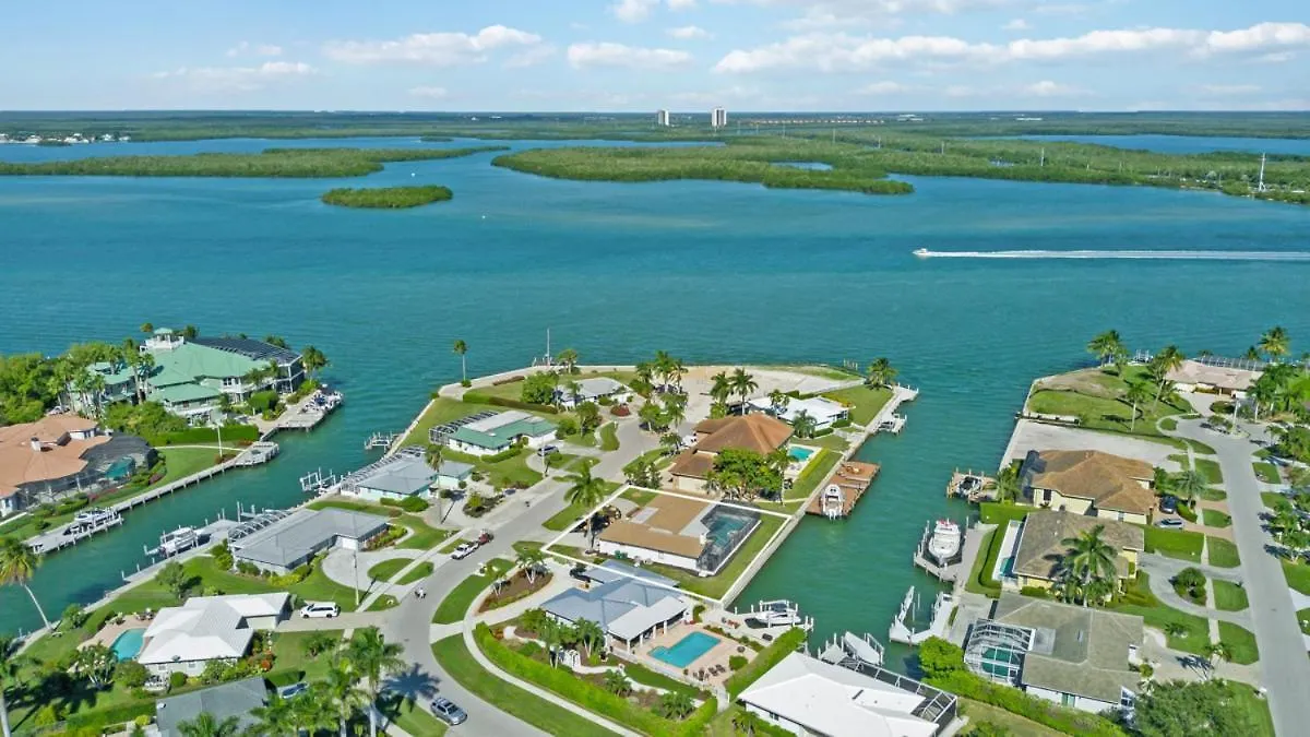 Elevated 955 - Spacious Family Riverfront 4 Bedrooms