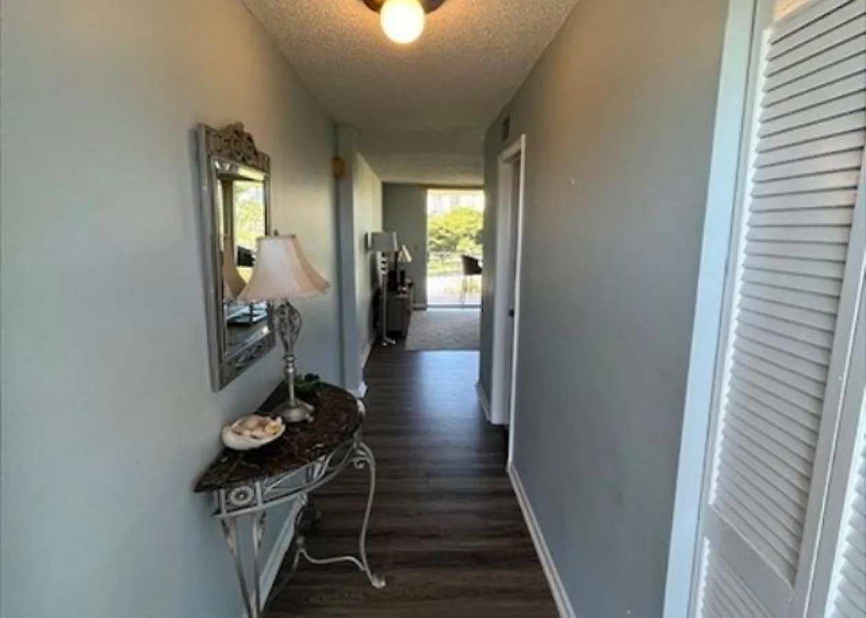 1 Bed Direct Beach Access, Close To J.w. Marriott!! Marco Island