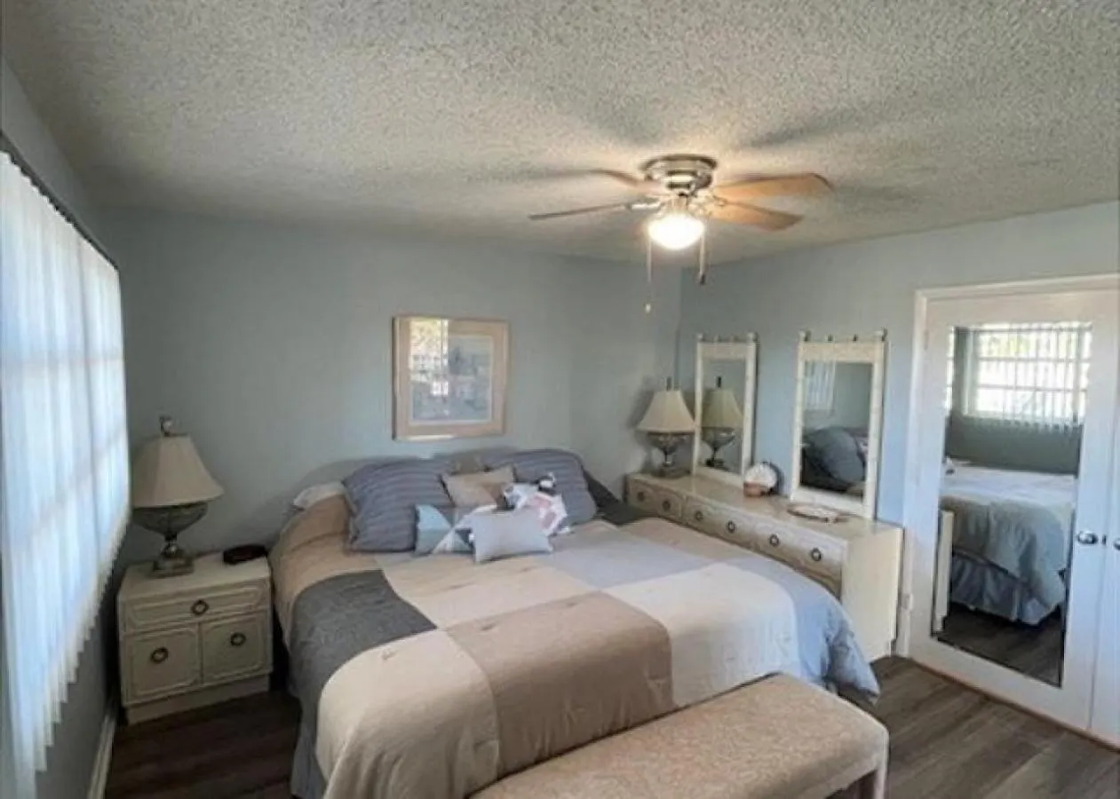 Holiday home 1 Bed Direct Beach Access, Close To J.w. Marriott!! *