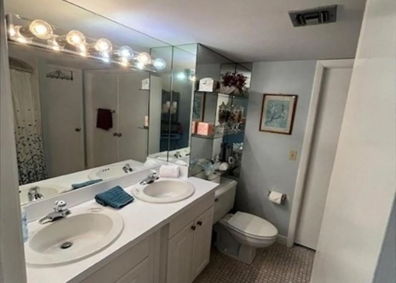 1 Bed Direct Beach Access, Close To J.w. Marriott!! *