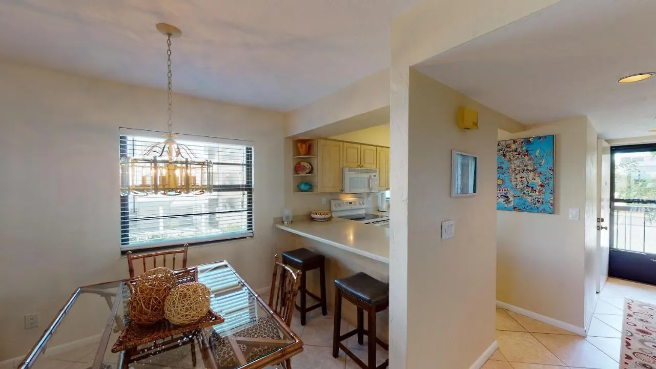 Prime Location I Free Access Directly Across The Street!!! Marco Island