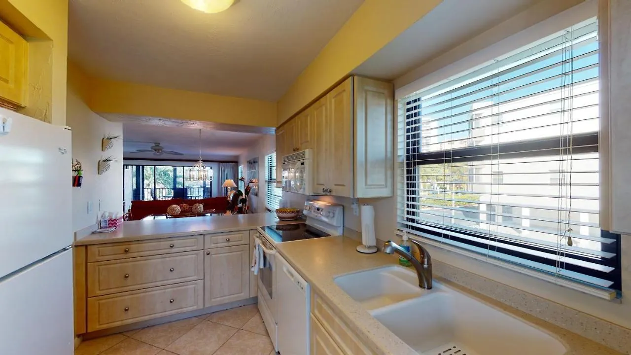 Prime Location I Free Access Directly Across The Street!!! Marco Island
