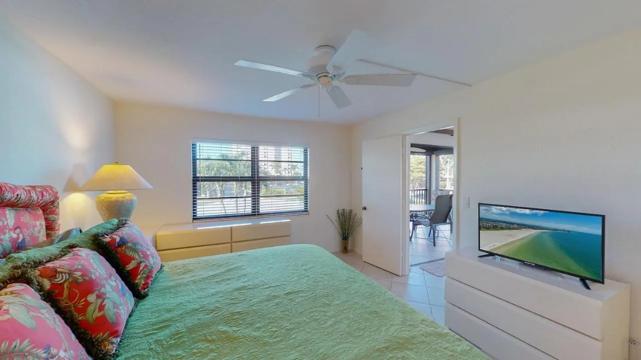 Prime Location I Free Access Directly Across The Street!!! * Marco Island