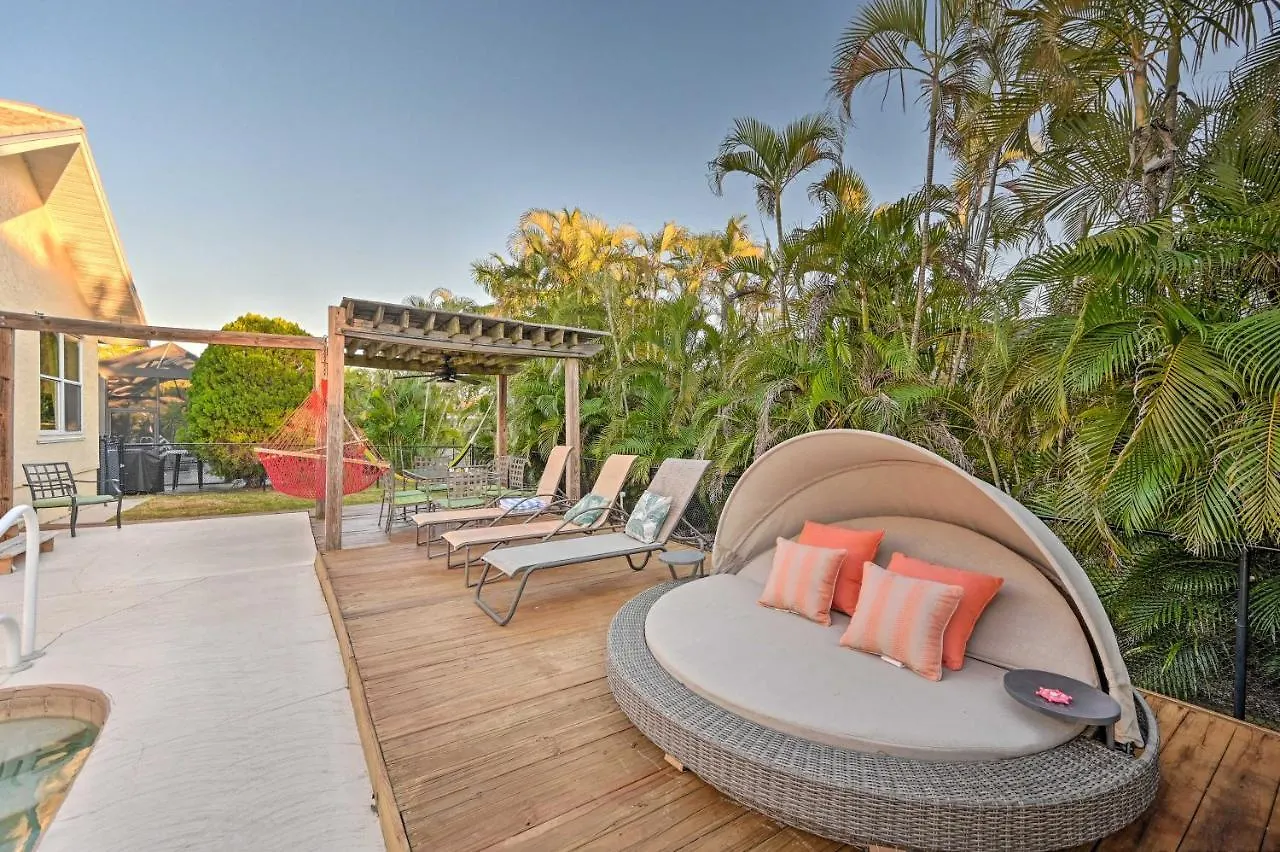 House With Heated Pool And Grill - Walk To Beach! * Marco Island