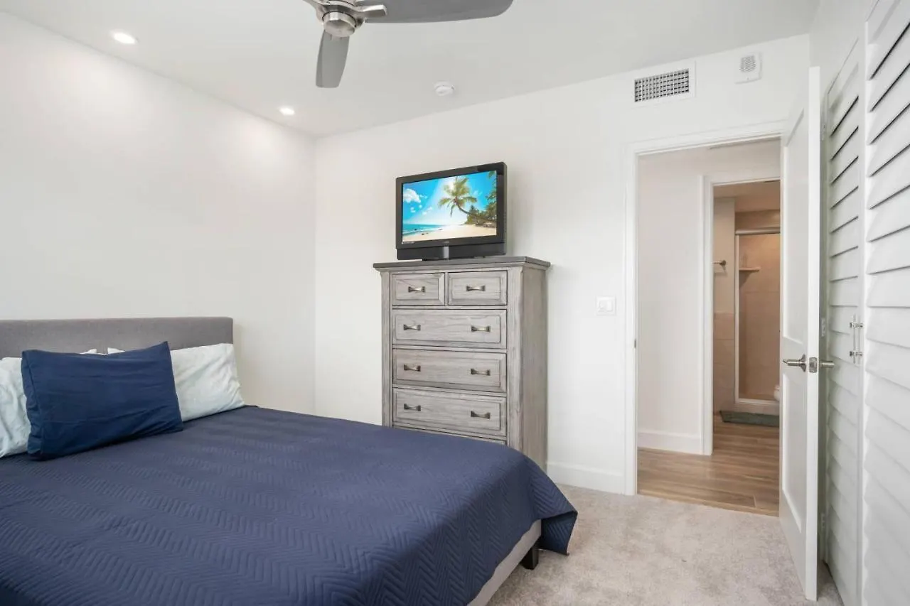 Admiralty House 1705s Marco Island