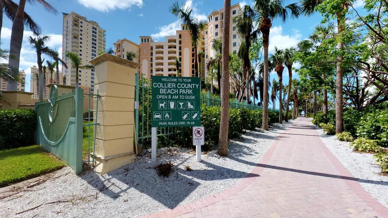 Prime Location Across Street From South Access Holiday home *