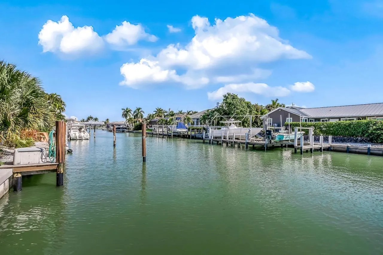 Sunshine Dock Holiday home