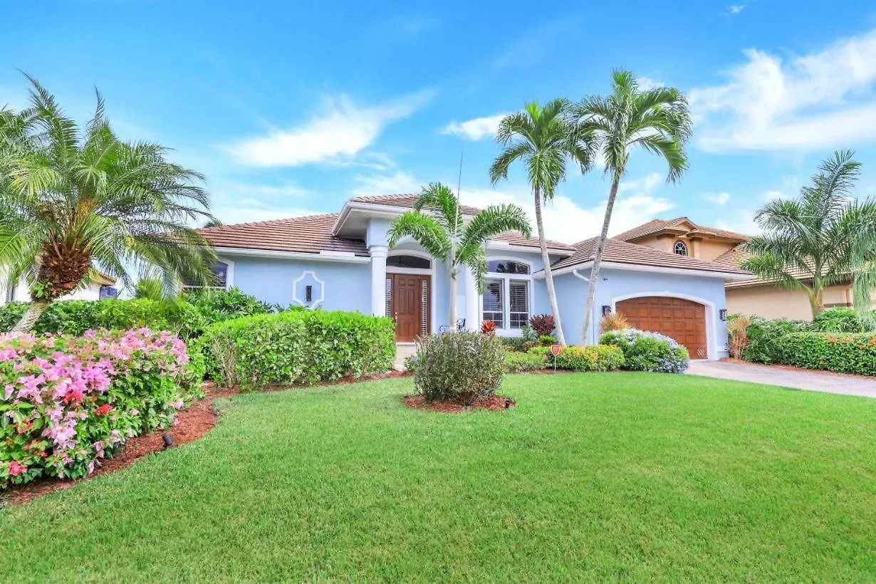 231 Seahorse Court * Marco Island