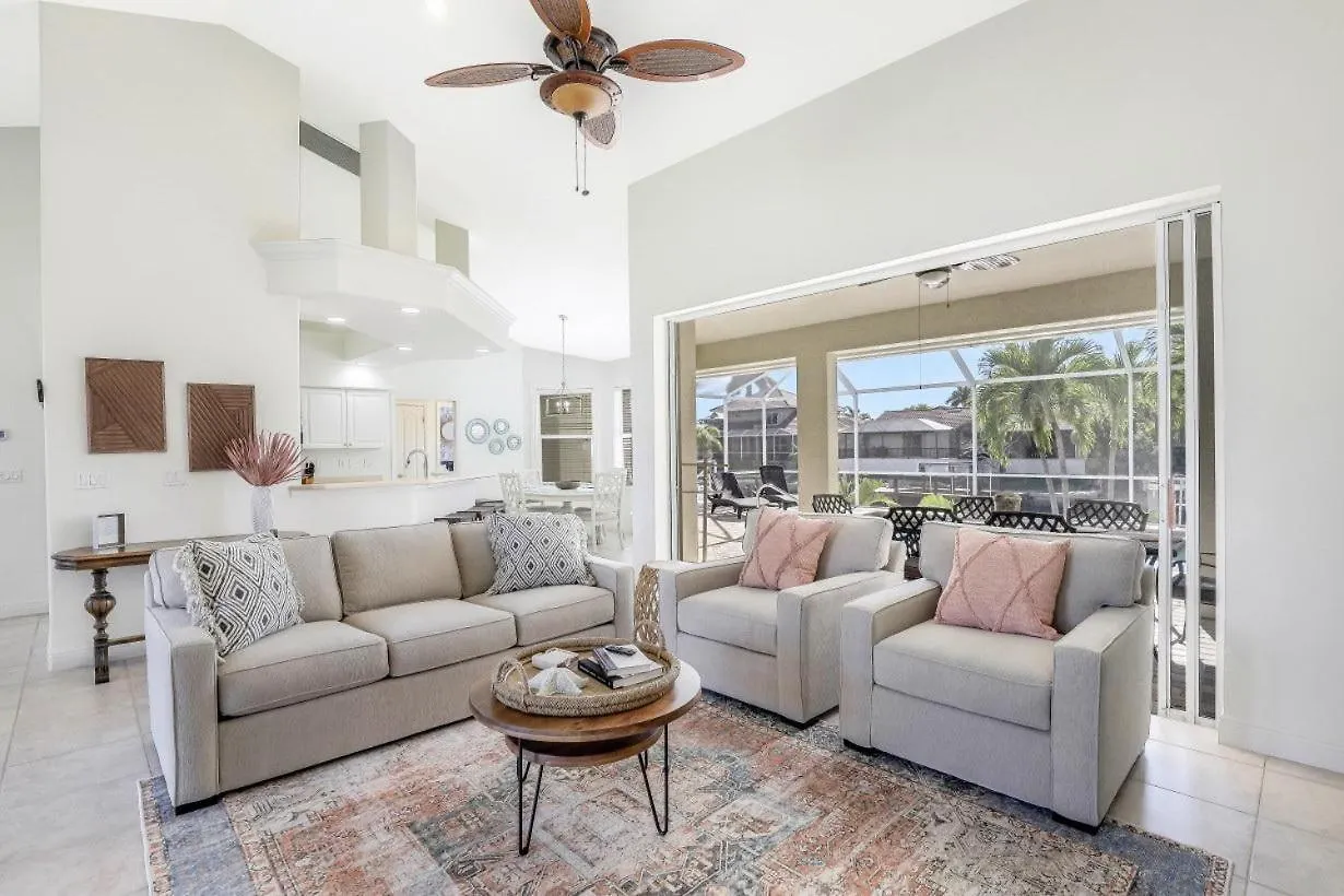 1141 Abbeville Court Holiday home