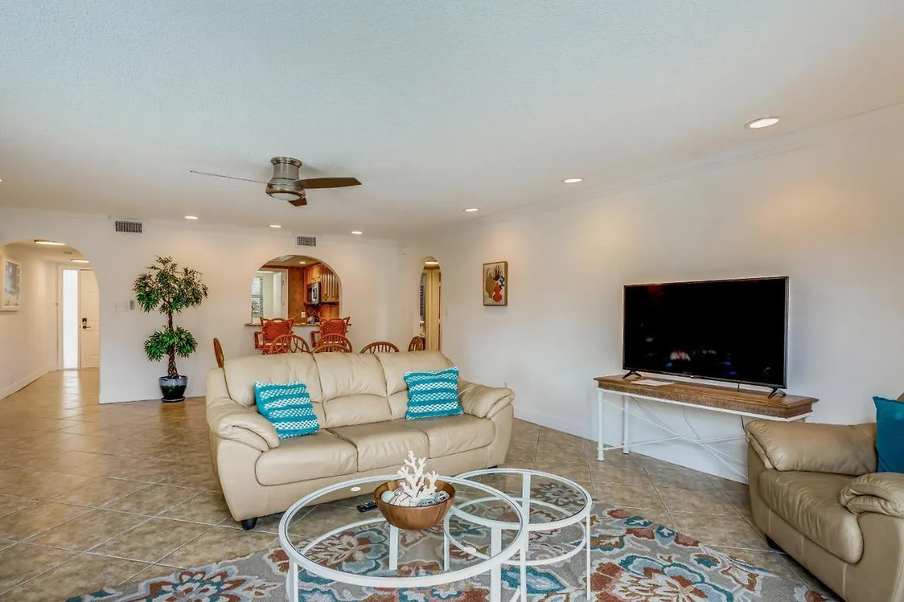 Shells O'plenty Apartment Marco Island