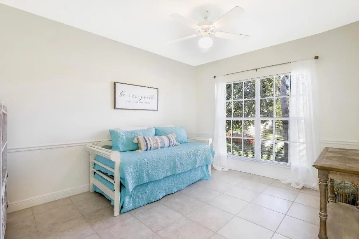 1141 Abbeville Court Holiday home Marco Island