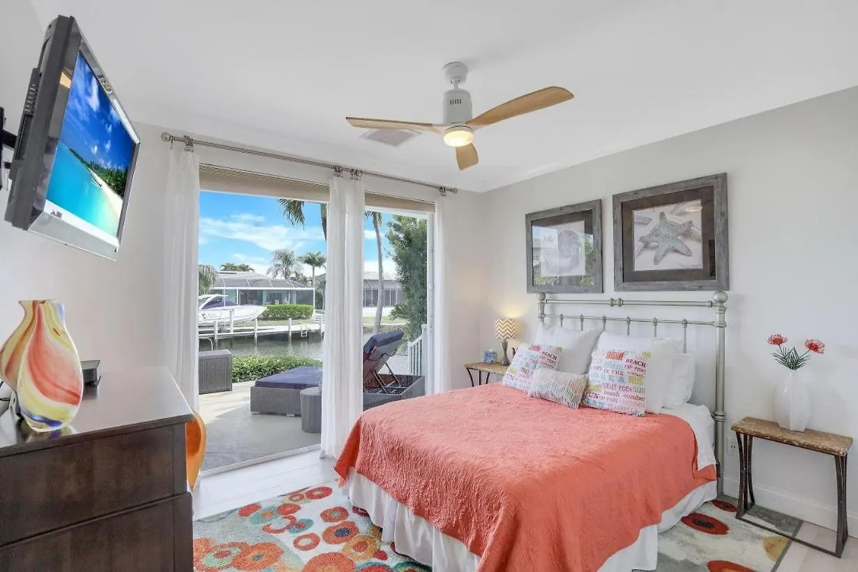 231 Seahorse Court Holiday home Marco Island