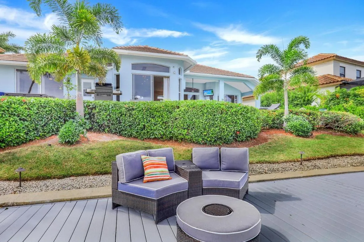 231 Seahorse Court Holiday home Marco Island