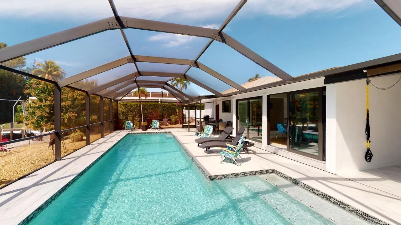 Exquisite 2 Bed Waterfront House I Minutes Away From Popular Resident's * Marco Island