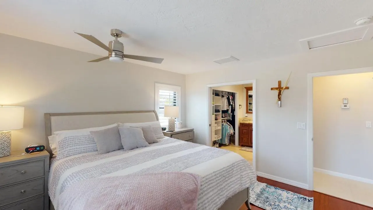 Exquisite 2 Bed Waterfront House I Minutes Away From Popular Resident's Holiday home Marco Island