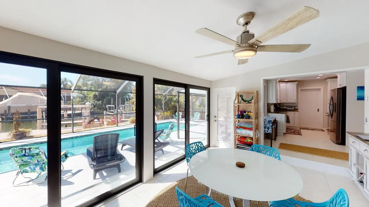 Holiday home Exquisite 2 Bed Waterfront House I Minutes Away From Popular Resident's Marco Island