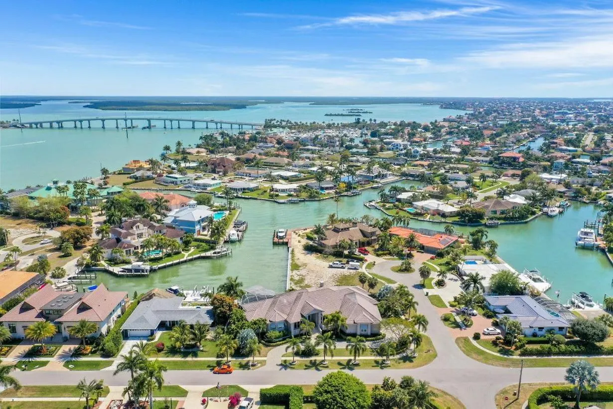 1231 Laurel Court * Marco Island