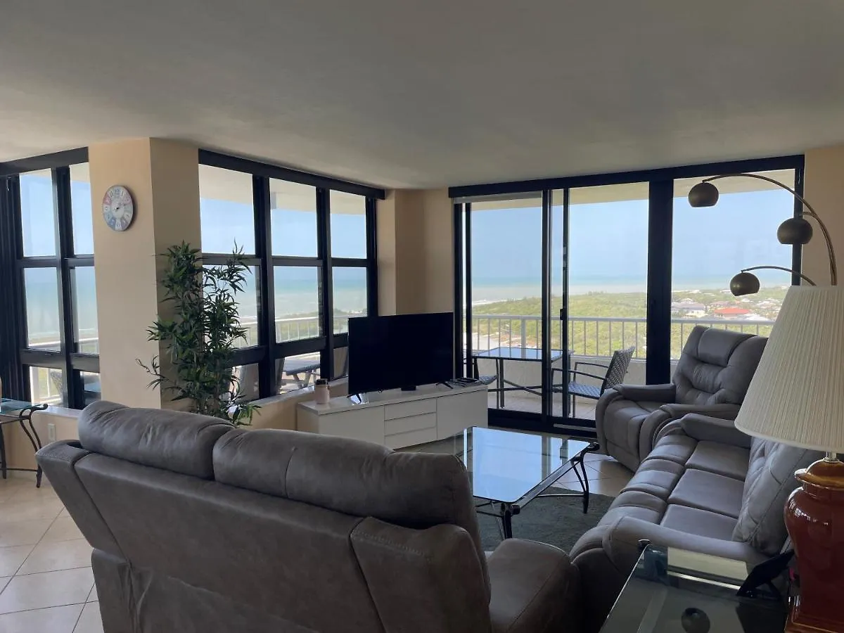 Holiday home Beachfront 2 Bed 2 Bath Penthouse *